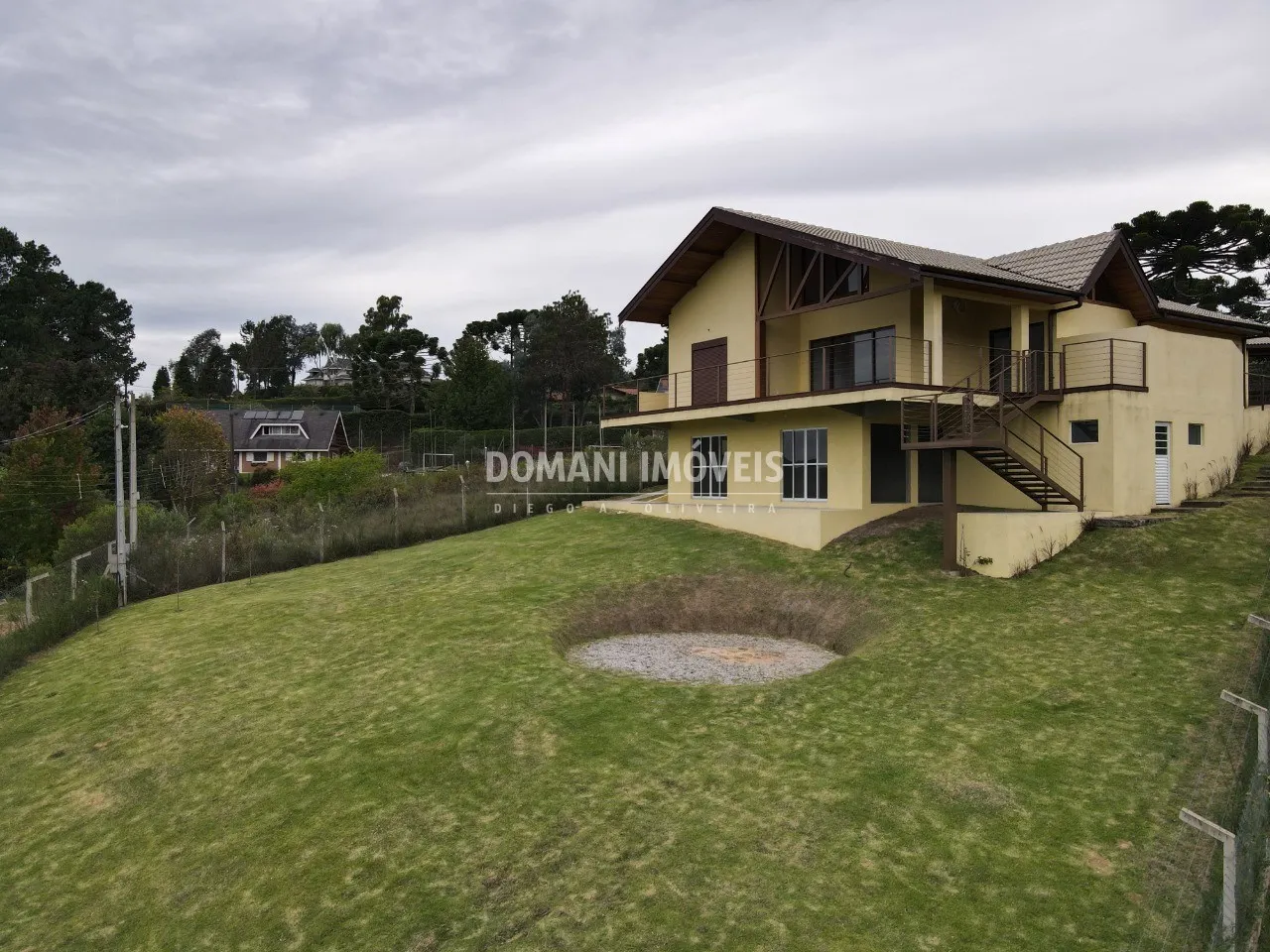 Casa à venda de 1.230 m² em Campos do Jordão, SP, Brasil