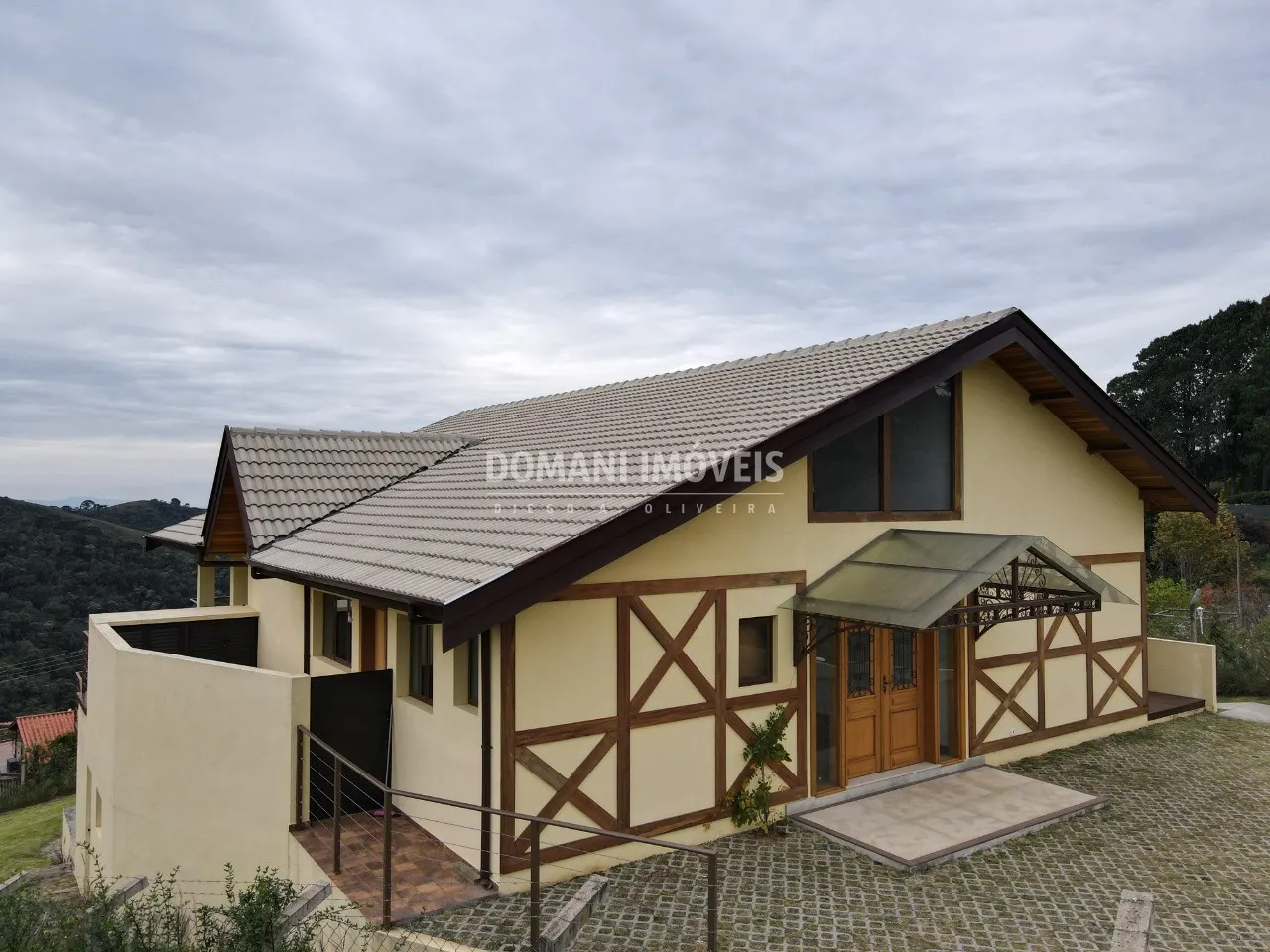 Casa à venda de 1.230 m² em Campos do Jordão, SP, Brasil