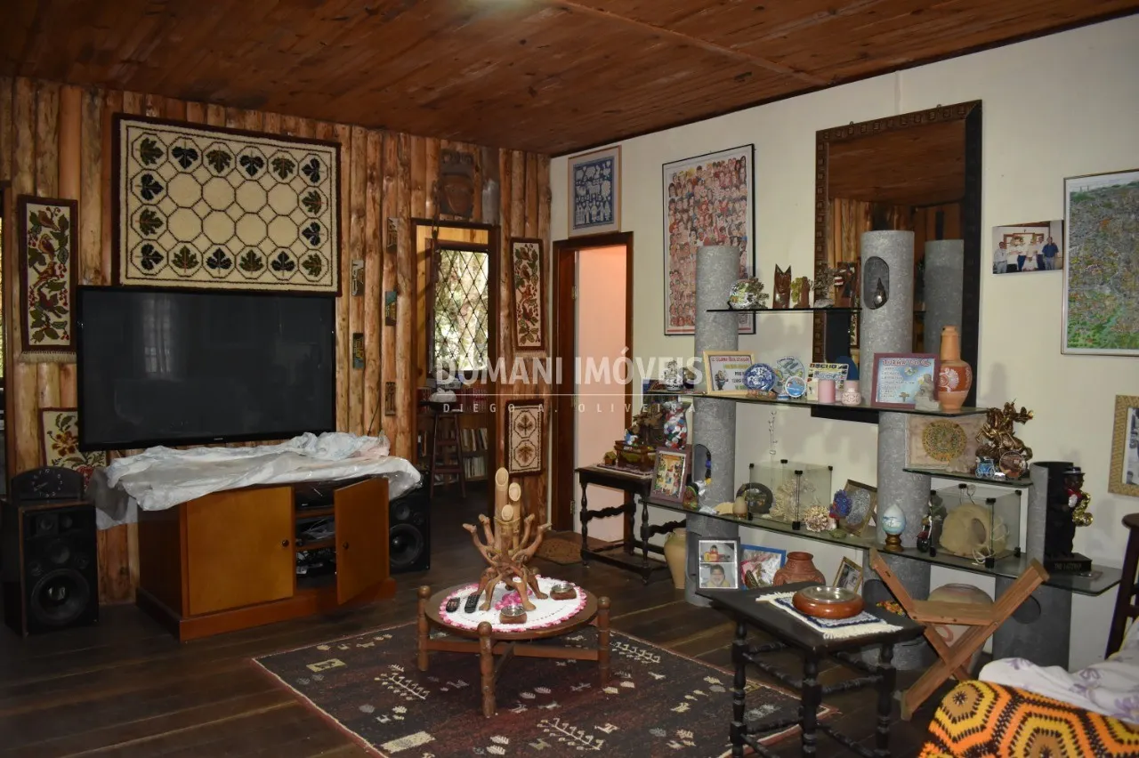 Casa à venda de 2.460 m² em Campos do Jordão, SP, Brasil