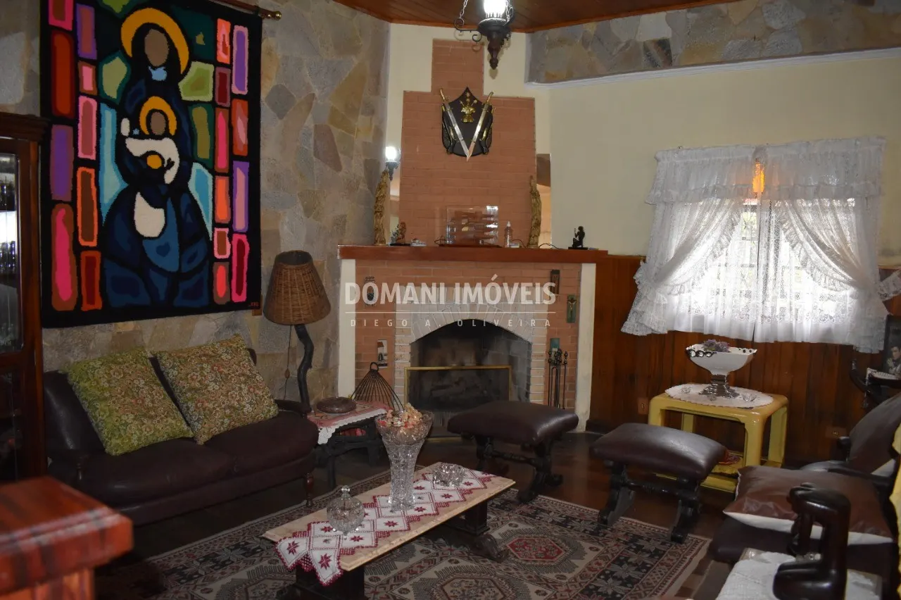 Casa à venda de 2.460 m² em Campos do Jordão, SP, Brasil