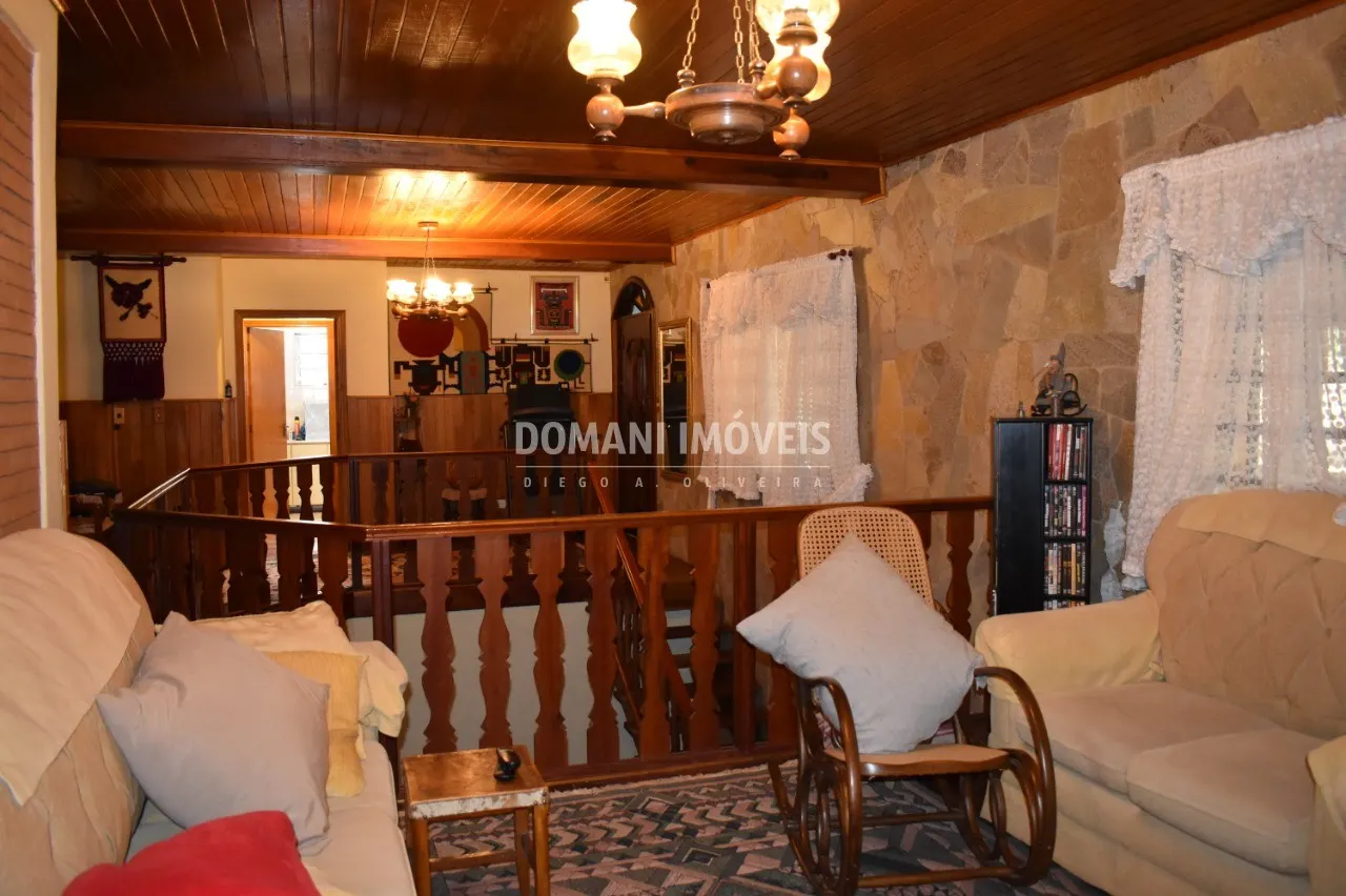 Casa à venda de 2.460 m² em Campos do Jordão, SP, Brasil
