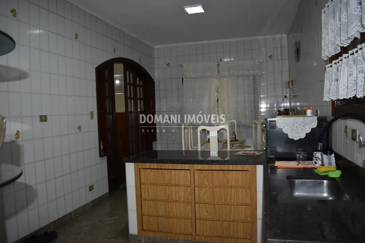 Casa à venda de 2.460 m² em Campos do Jordão, SP, Brasil
