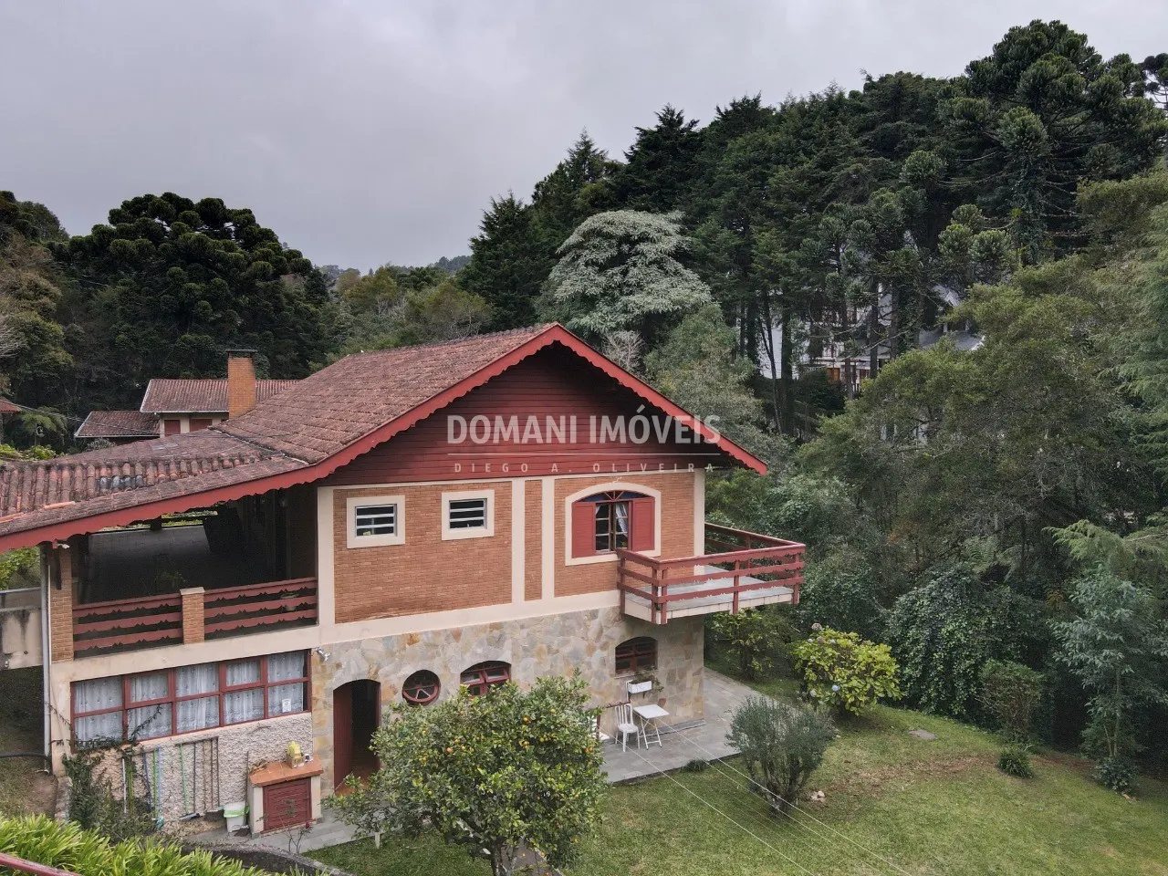 Casa à venda de 2.460 m² em Campos do Jordão, SP, Brasil