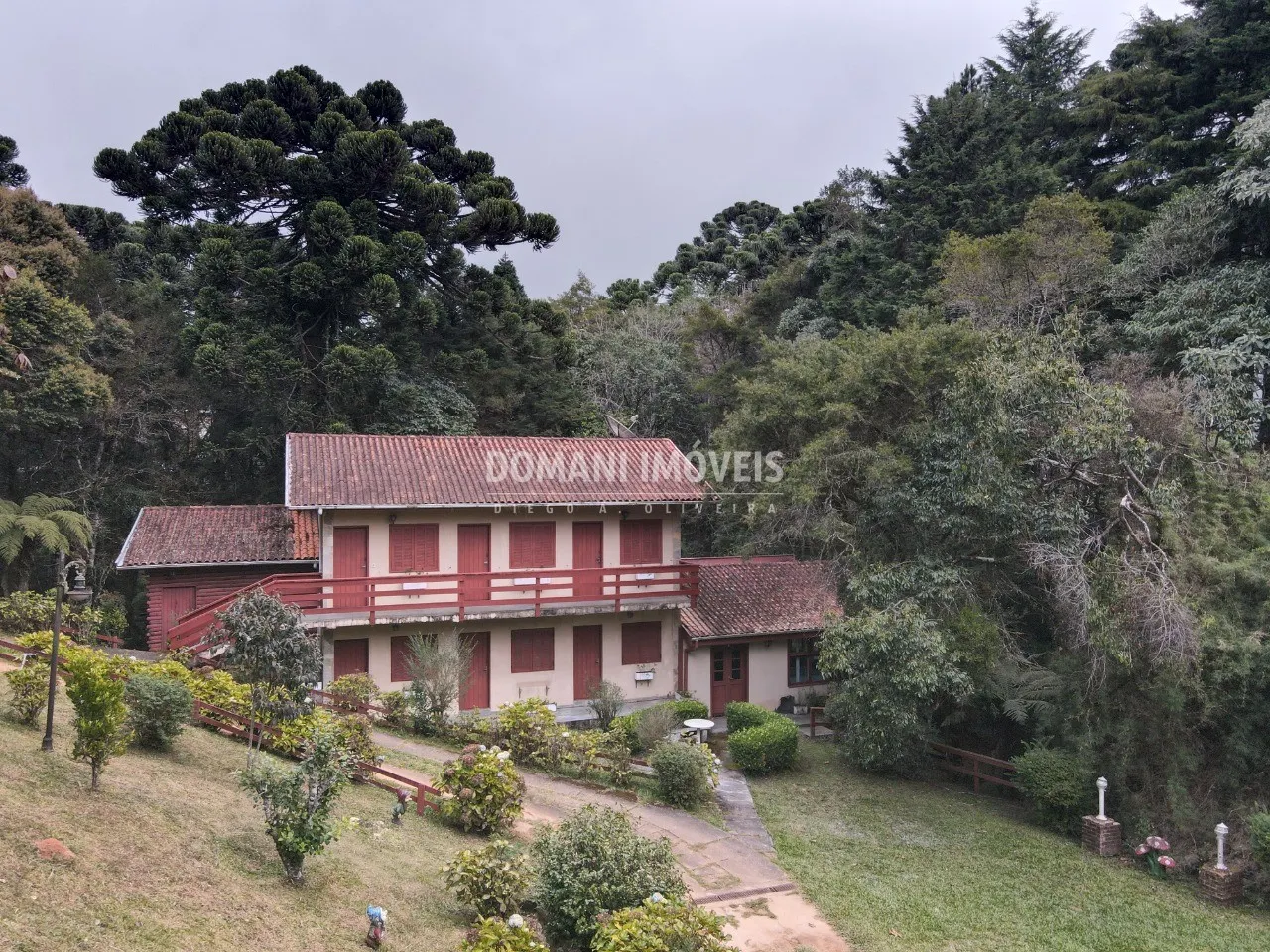 Casa à venda de 2.460 m² em Campos do Jordão, SP, Brasil