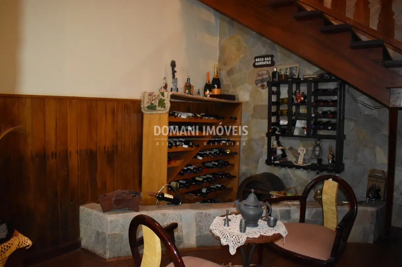 Casa à venda de 2.460 m² em Campos do Jordão, SP, Brasil