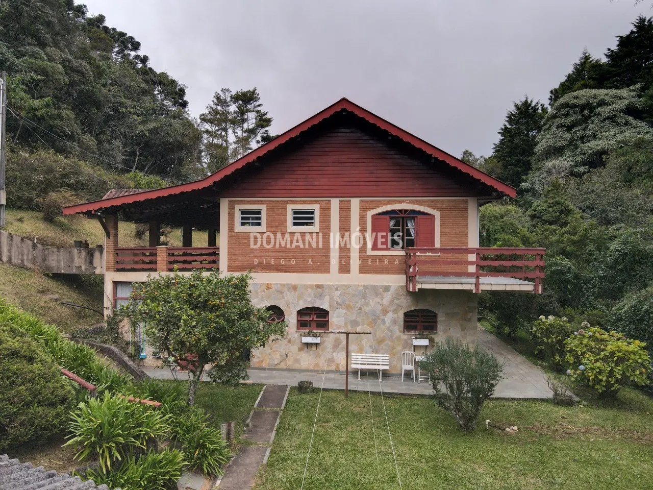 Casa à venda de 2.460 m² em Campos do Jordão, SP, Brasil