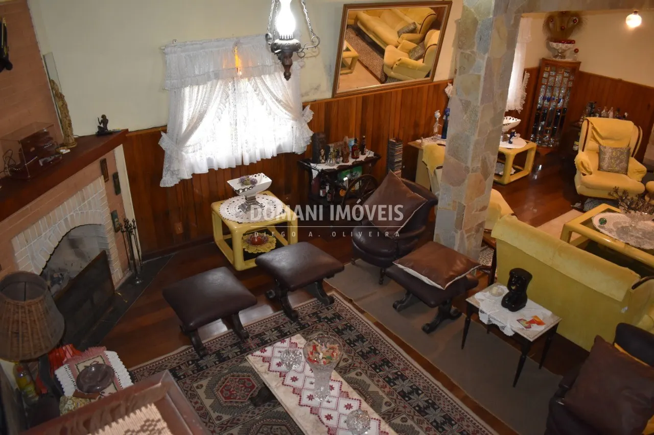 Casa à venda de 2.460 m² em Campos do Jordão, SP, Brasil