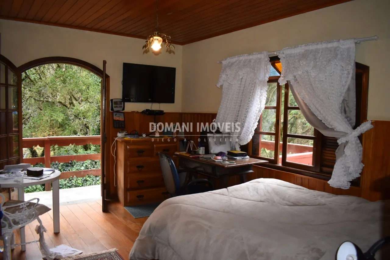 Casa à venda de 2.460 m² em Campos do Jordão, SP, Brasil