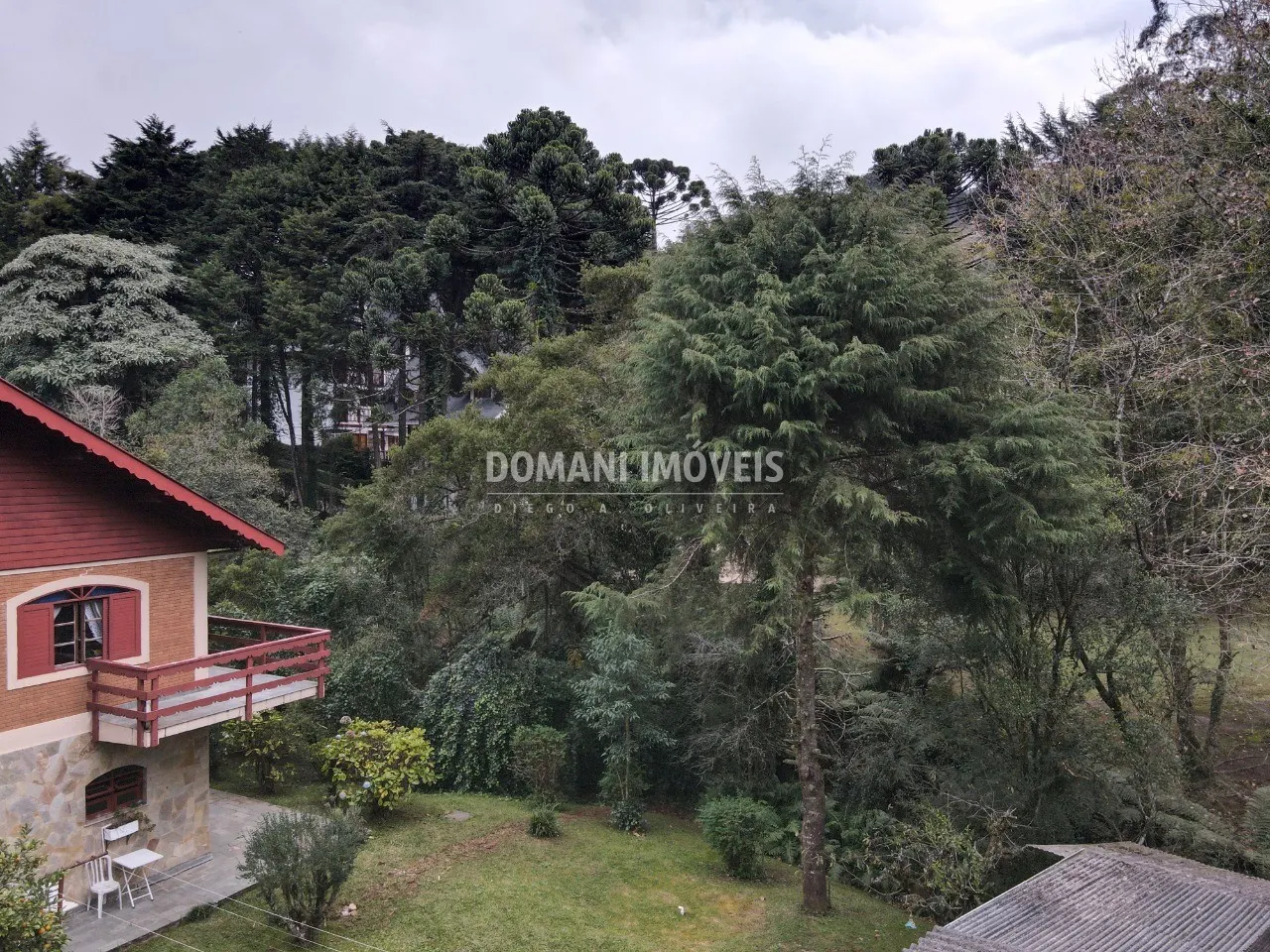 Casa à venda de 2.460 m² em Campos do Jordão, SP, Brasil