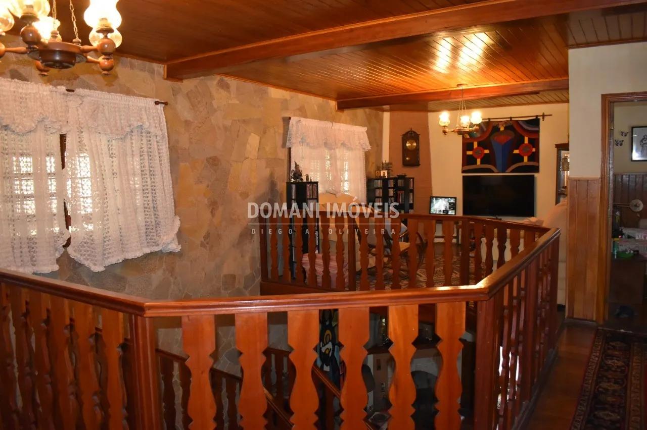 Casa à venda de 2.460 m² em Campos do Jordão, SP, Brasil