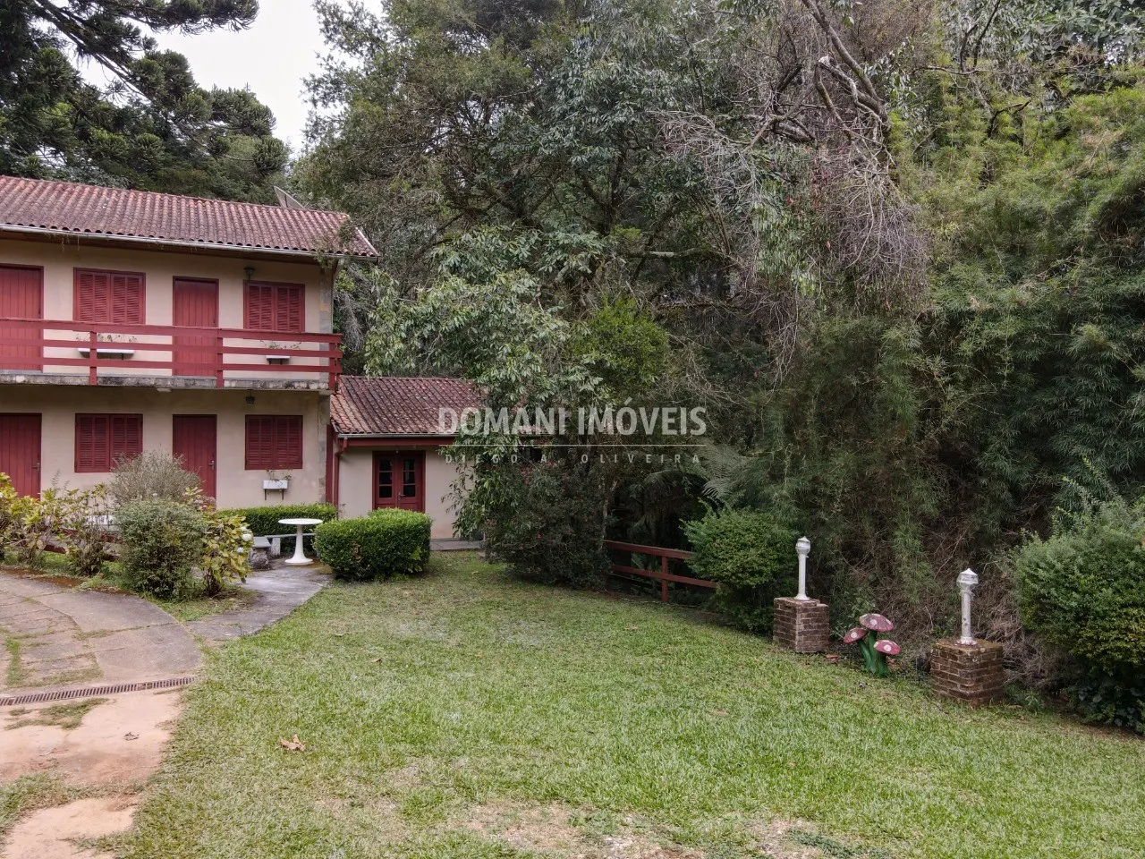 Casa à venda de 2.460 m² em Campos do Jordão, SP, Brasil