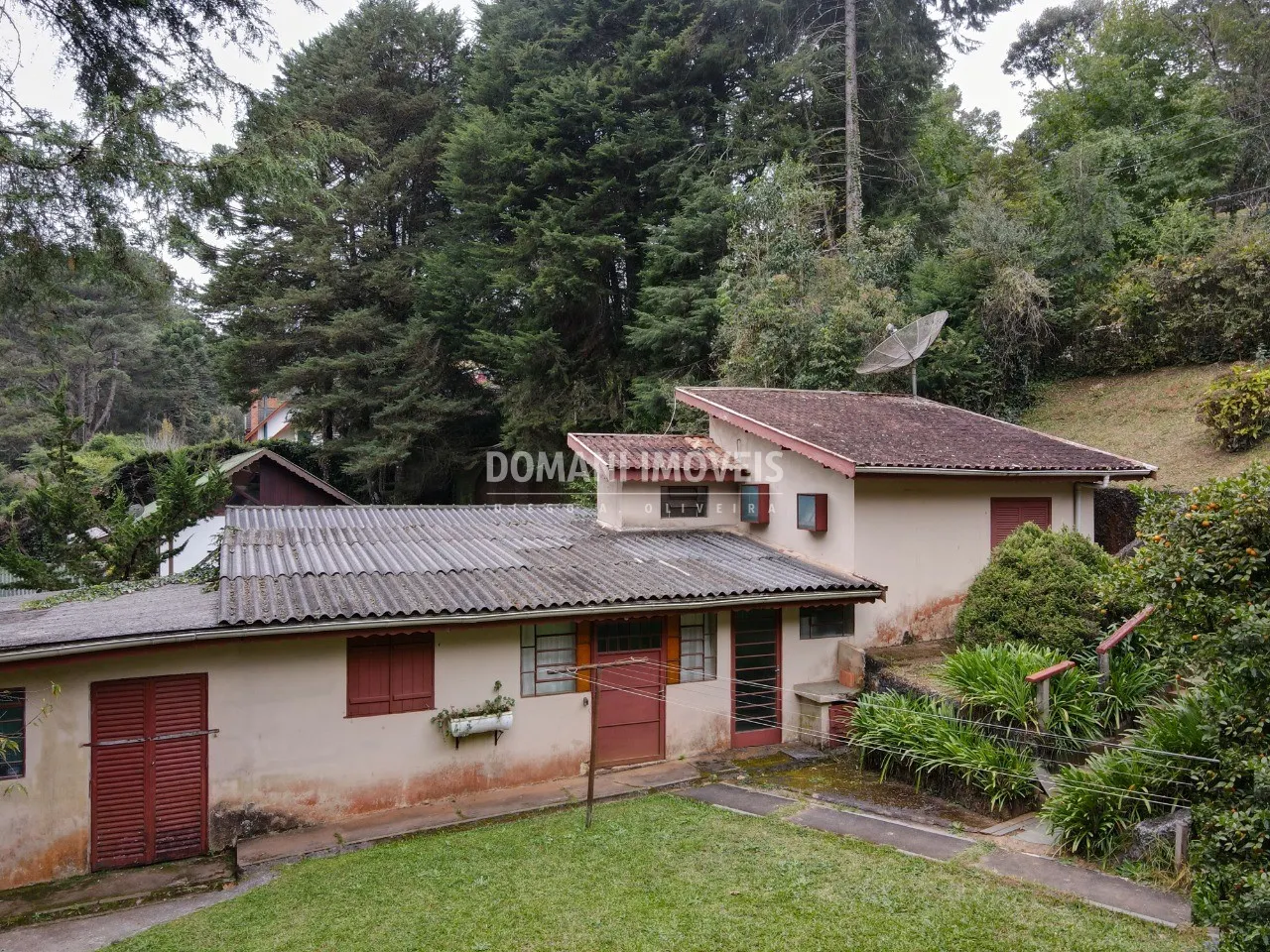 Casa à venda de 2.460 m² em Campos do Jordão, SP, Brasil