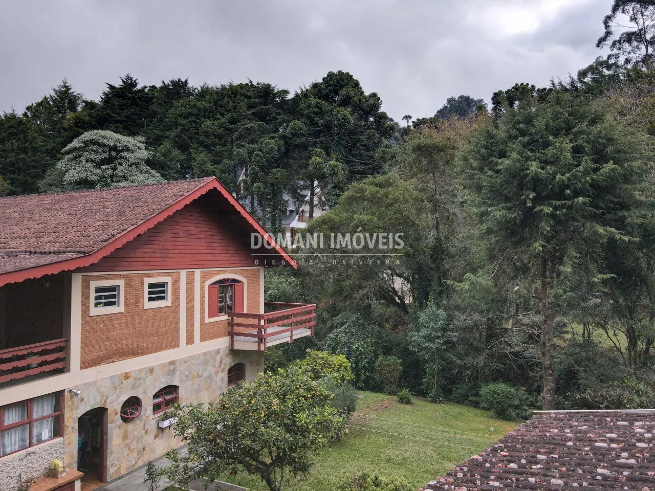 Casa à venda de 2.460 m² em Campos do Jordão, SP, Brasil