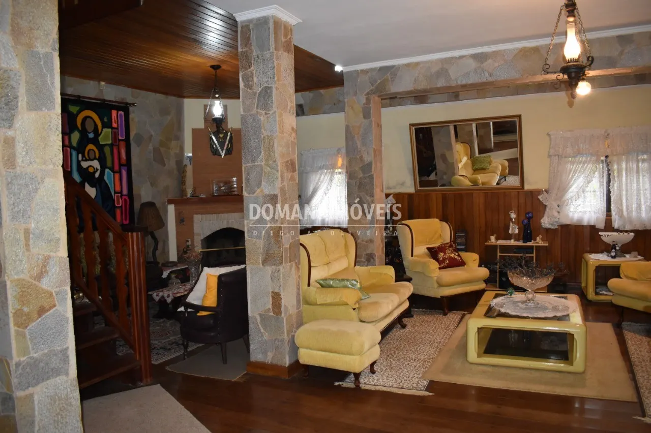Casa à venda de 2.460 m² em Campos do Jordão, SP, Brasil