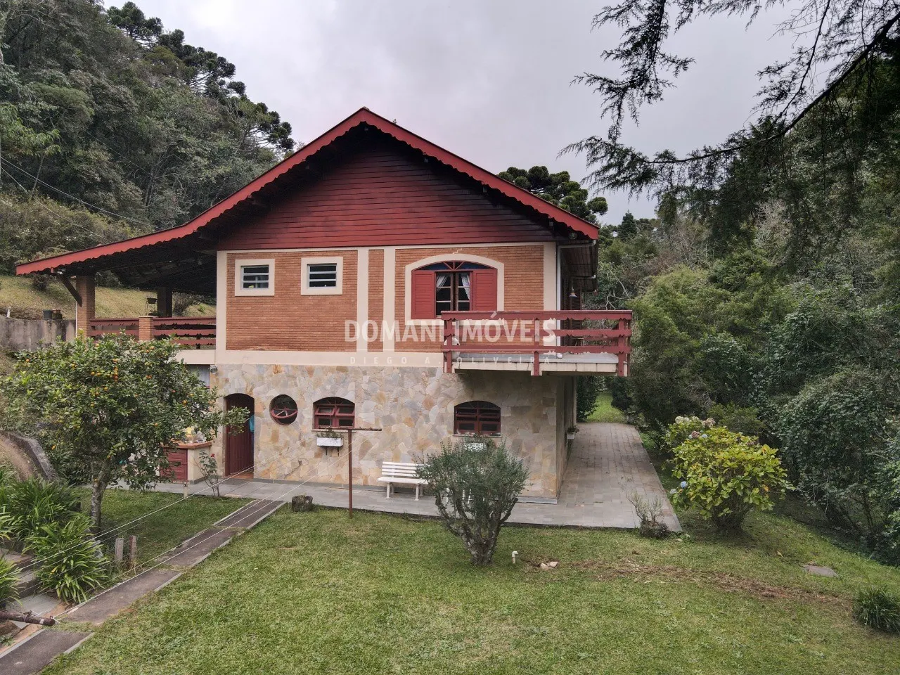 Casa à venda de 2.460 m² em Campos do Jordão, SP, Brasil