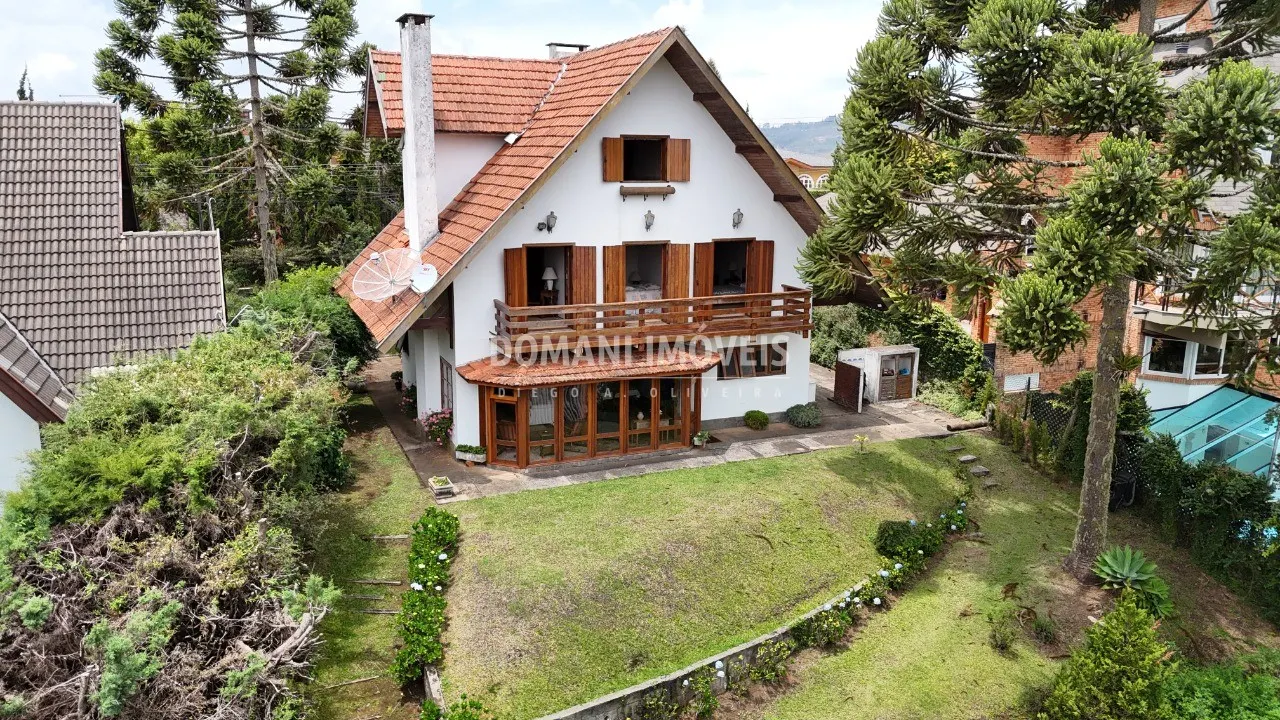 Casa à venda de 1.110 m² em Campos do Jordão, SP, Brasil