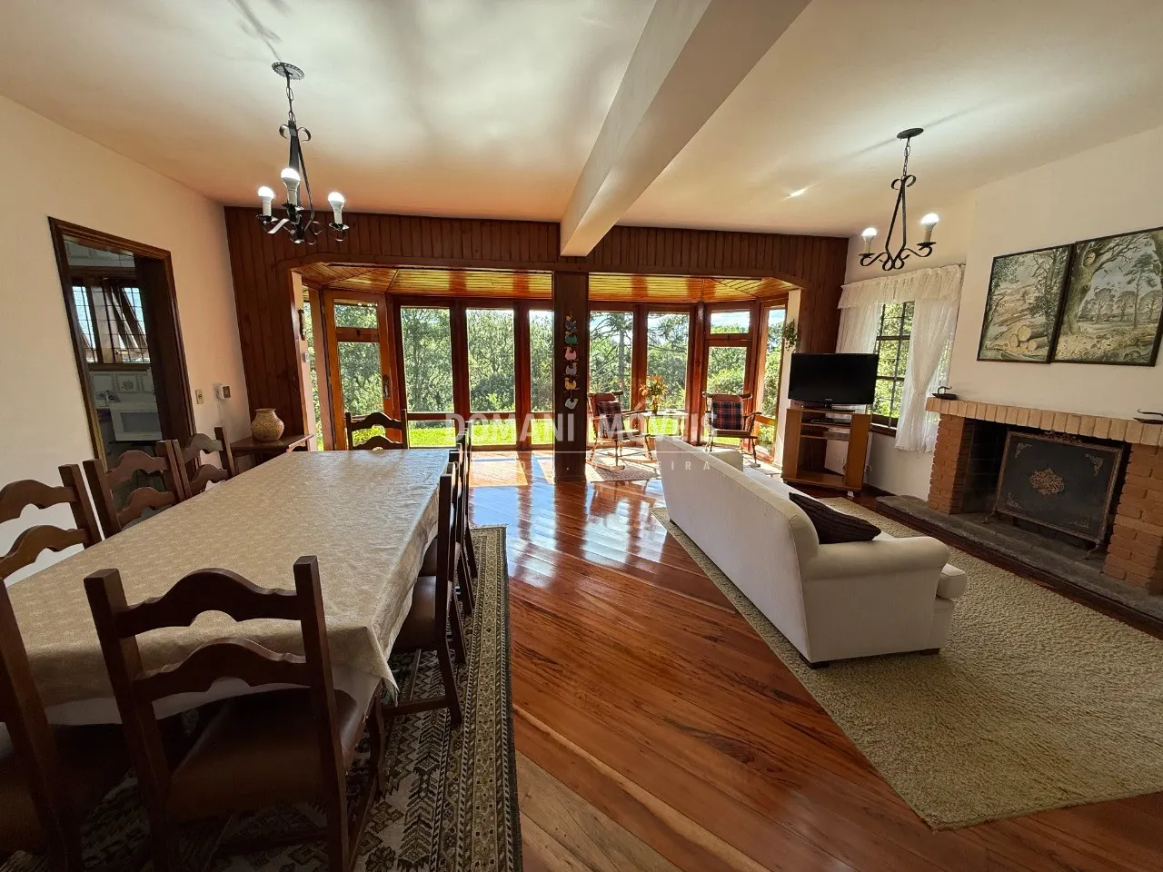 Casa à venda de 1.110 m² em Campos do Jordão, SP, Brasil