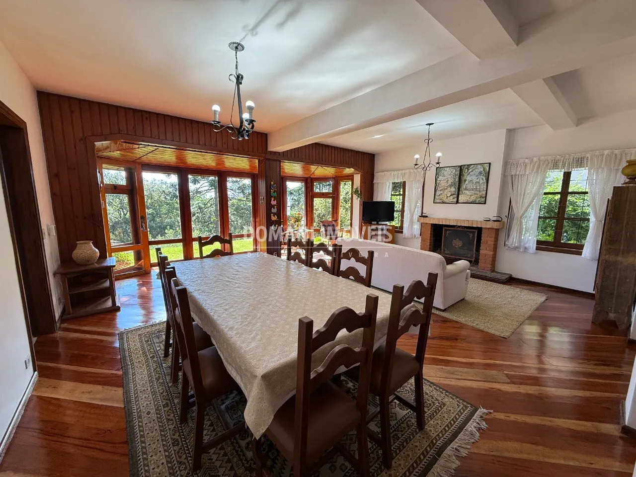 Casa à venda de 1.110 m² em Campos do Jordão, SP, Brasil