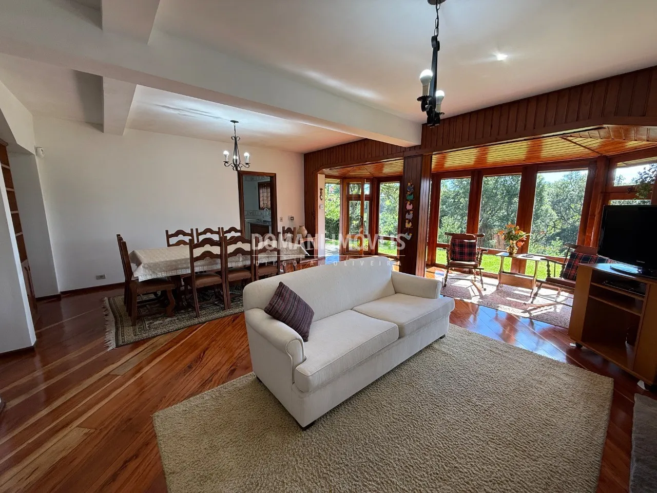 Casa à venda de 1.110 m² em Campos do Jordão, SP, Brasil