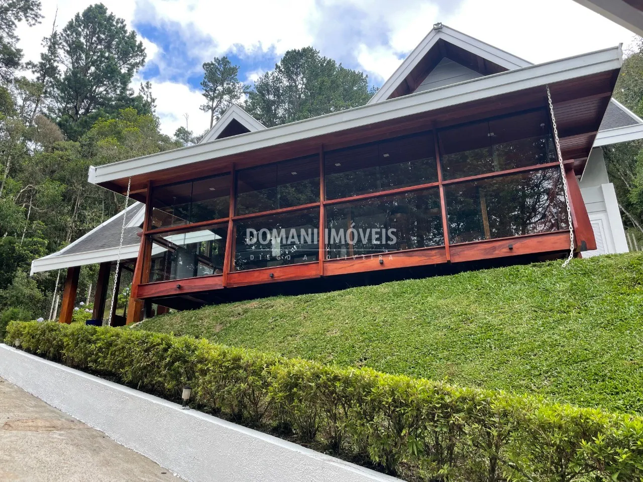 Casa à venda de 1.090 m² em Campos do Jordão, SP, Brasil