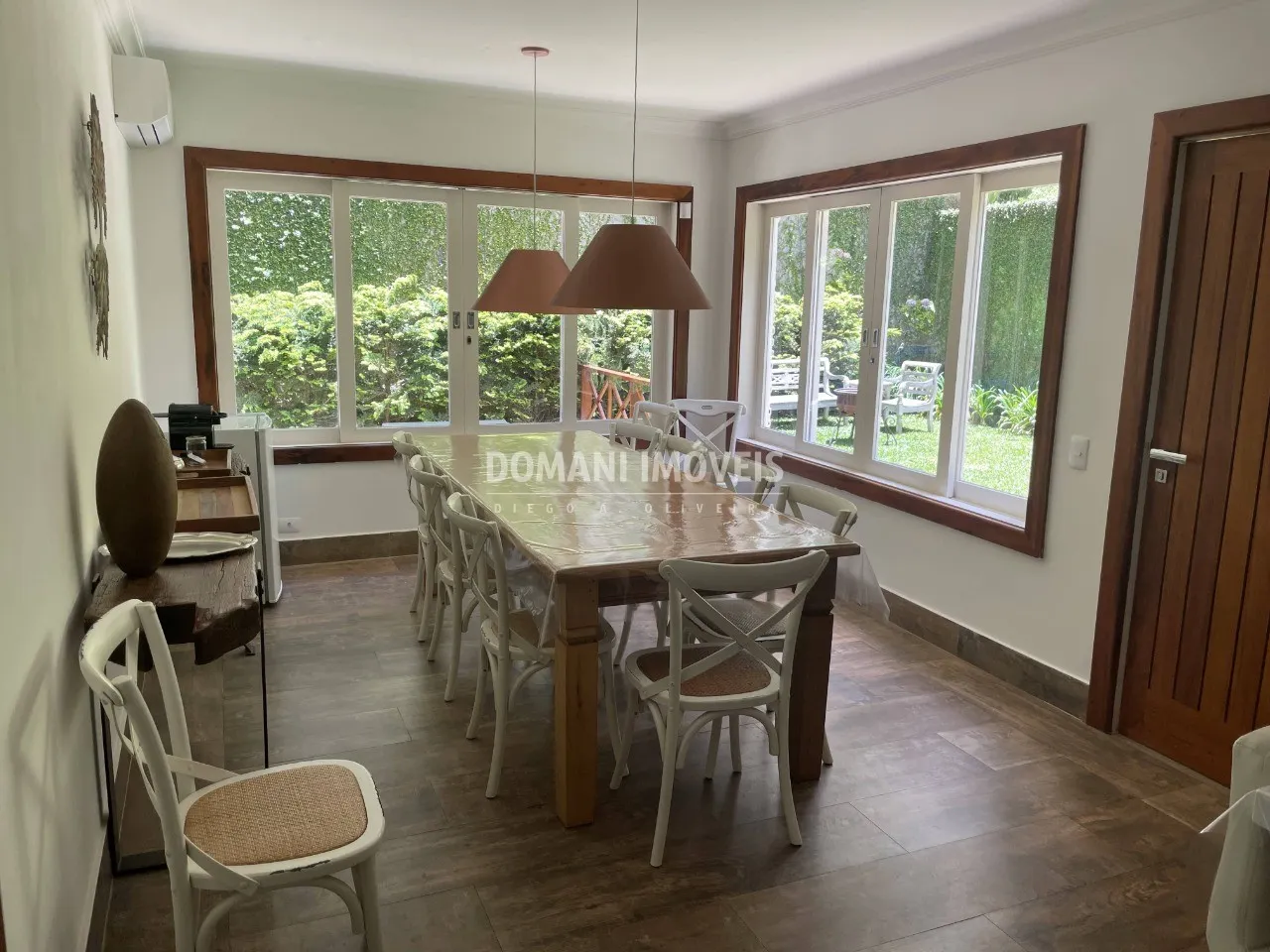 Casa à venda de 1.090 m² em Campos do Jordão, SP, Brasil
