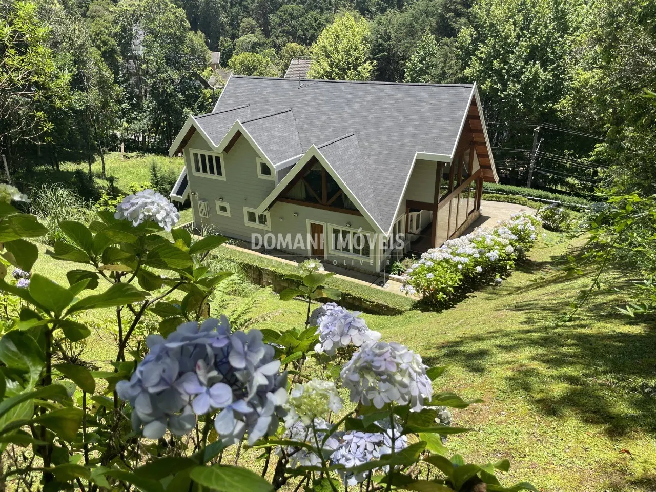 Casa à venda de 1.090 m² em Campos do Jordão, SP, Brasil