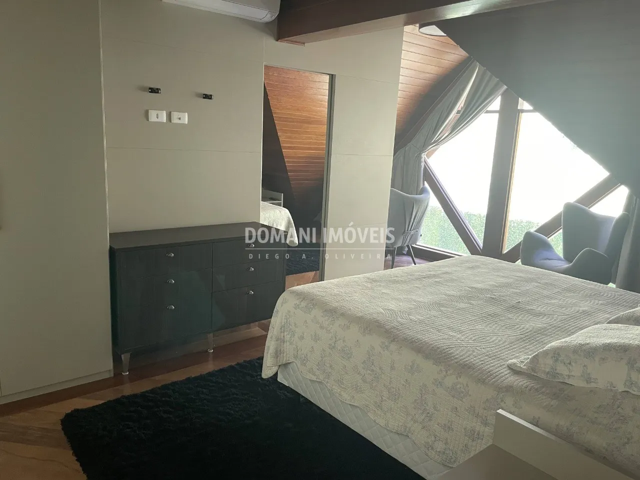 Casa à venda de 1.090 m² em Campos do Jordão, SP, Brasil
