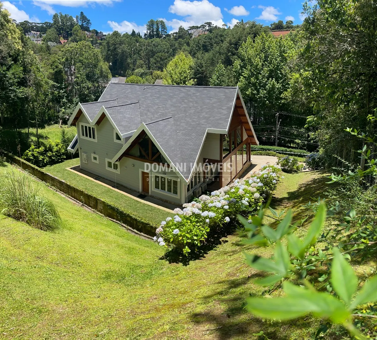 Casa à venda de 1.090 m² em Campos do Jordão, SP, Brasil
