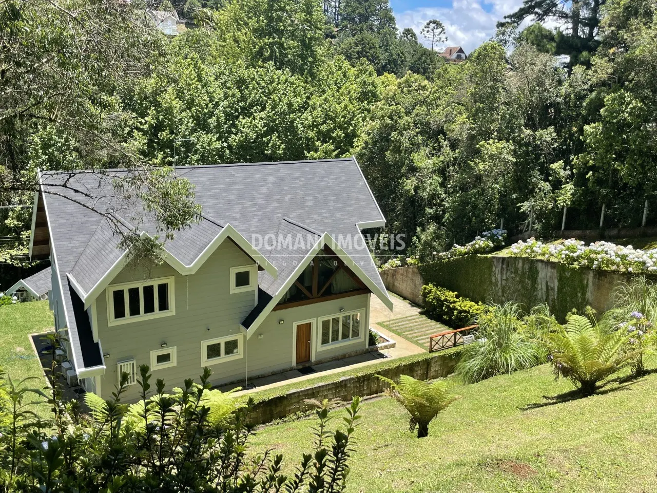 Casa à venda de 1.090 m² em Campos do Jordão, SP, Brasil