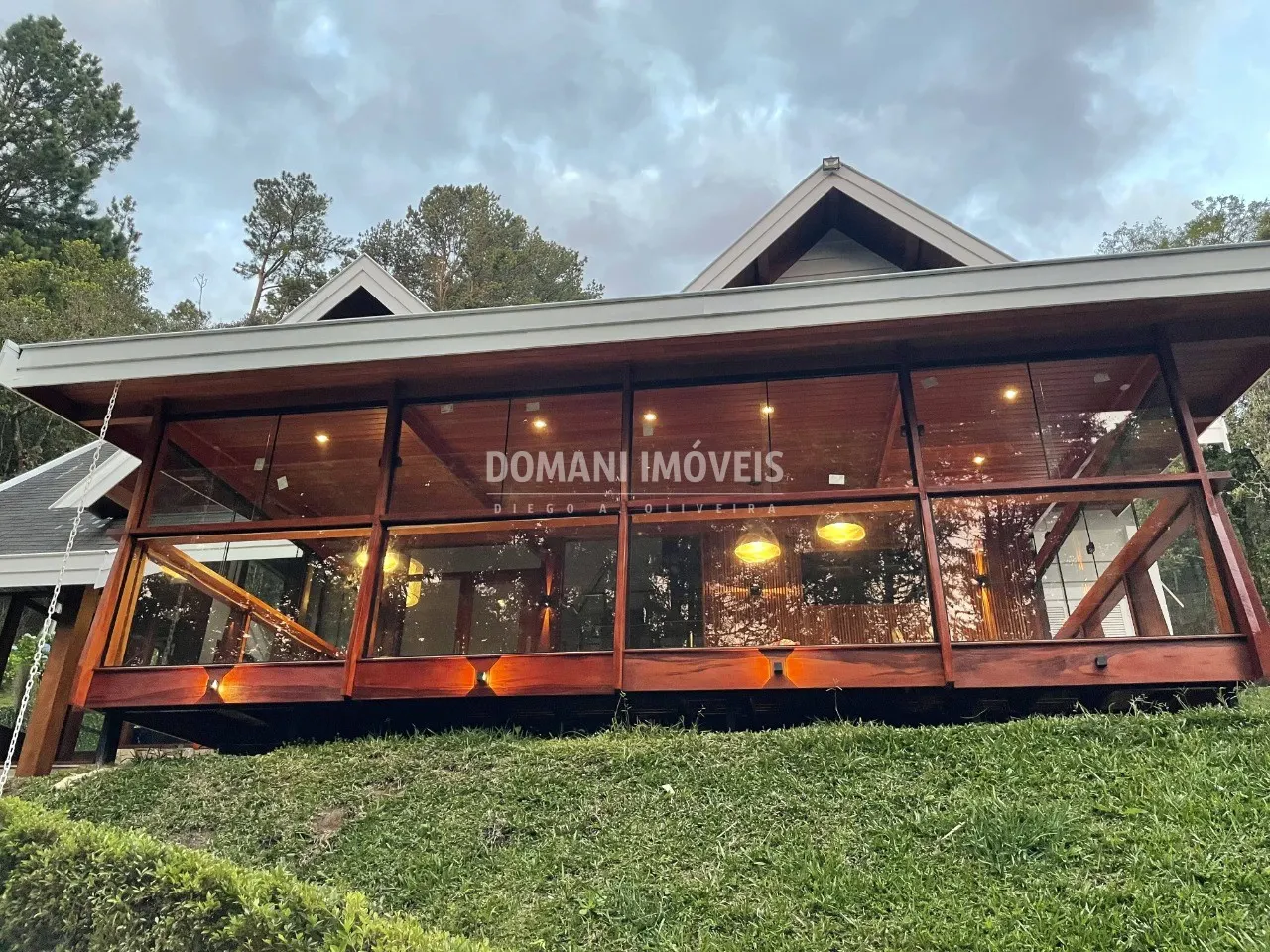 Casa à venda de 1.090 m² em Campos do Jordão, SP, Brasil