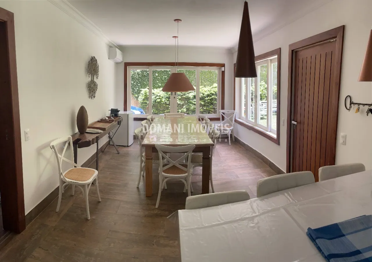 Casa à venda de 1.090 m² em Campos do Jordão, SP, Brasil