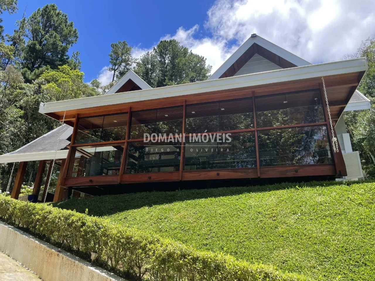 Casa à venda de 1.090 m² em Campos do Jordão, SP, Brasil