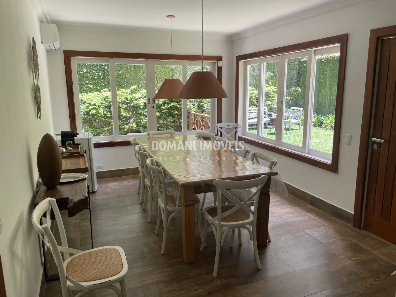 Casa à venda de 1.090 m² em Campos do Jordão, SP, Brasil