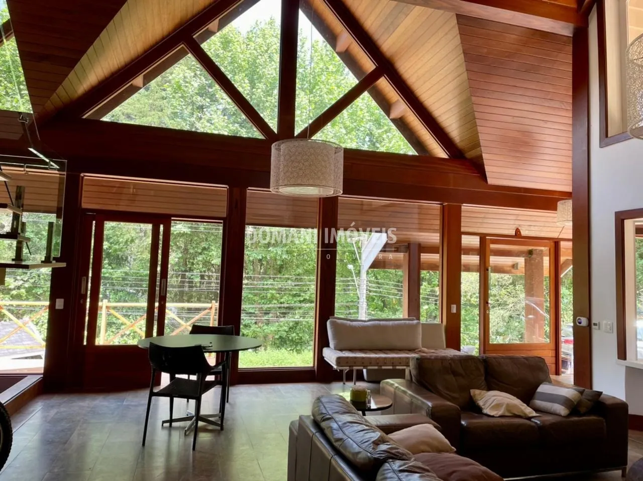 Casa à venda de 1.090 m² em Campos do Jordão, SP, Brasil