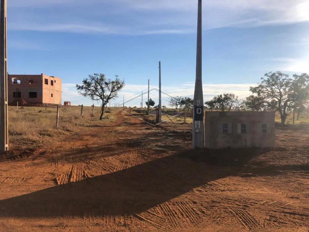 Chácara à venda de 1.000 m² em Pardinho, SP, Brasil
