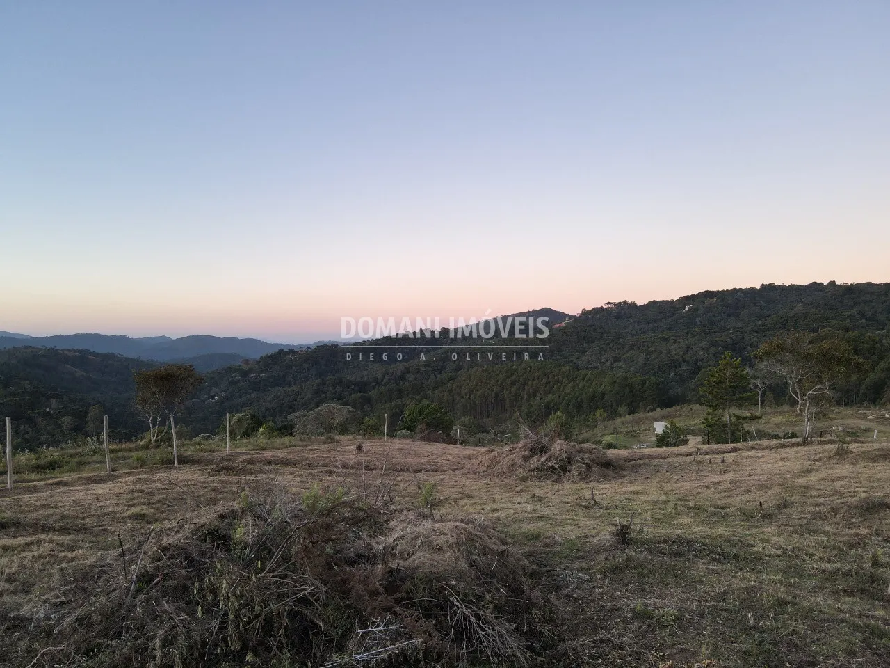 Terreno à venda de 1.565 m² em Campos do Jordão, SP, Brasil