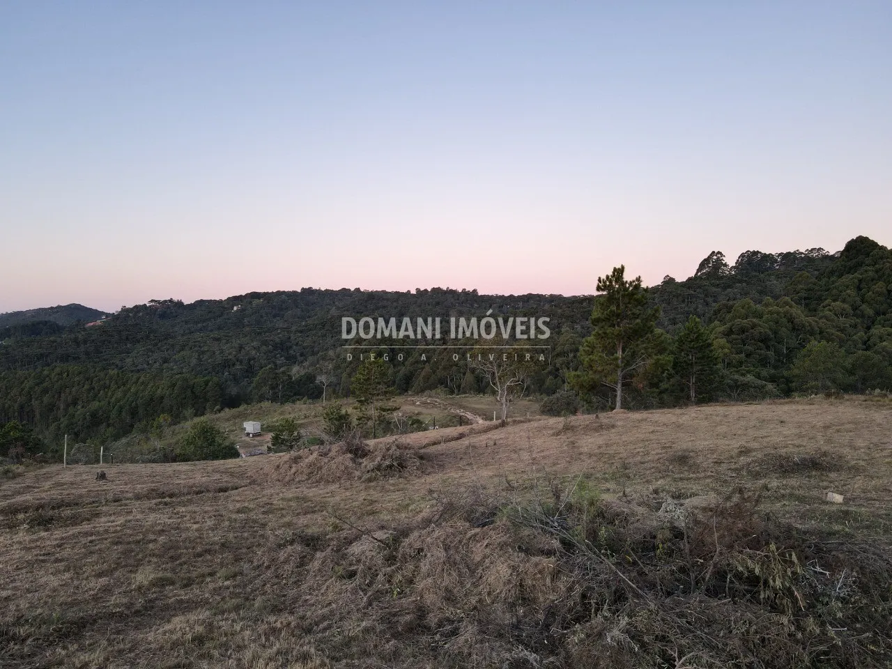 Terreno à venda de 1.565 m² em Campos do Jordão, SP, Brasil