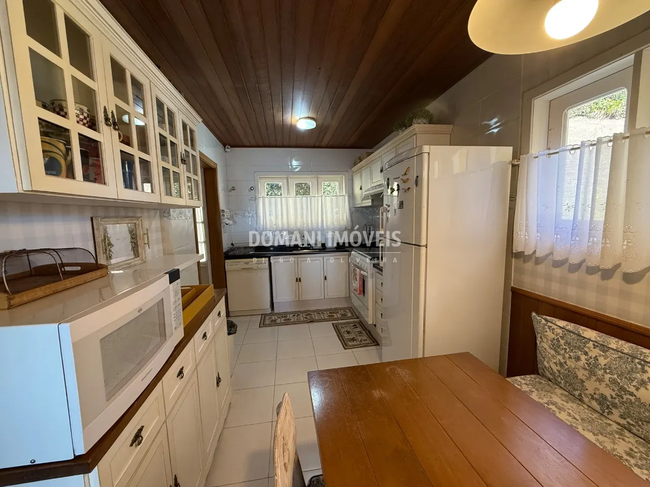 Casa à venda de 1.435 m² em Campos do Jordão, SP, Brasil