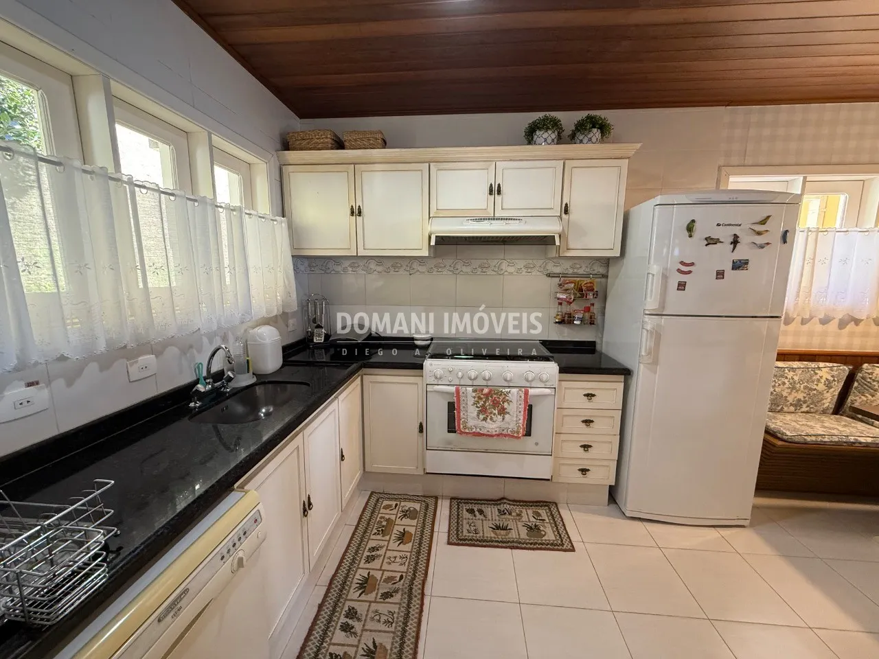 Casa à venda de 1.435 m² em Campos do Jordão, SP, Brasil