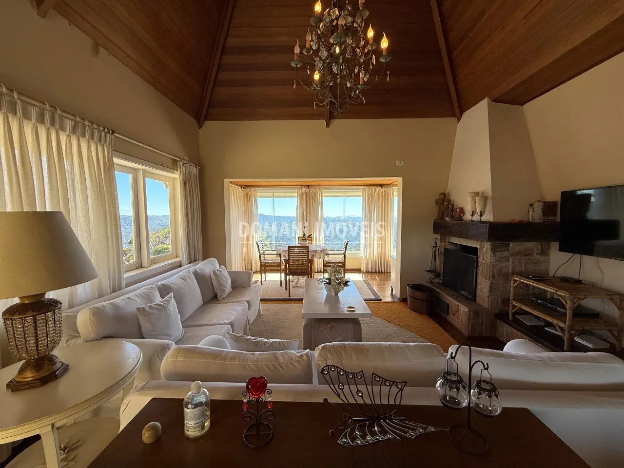 Casa à venda de 1.435 m² em Campos do Jordão, SP, Brasil