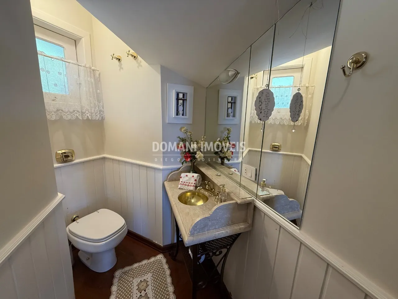 Casa à venda de 1.435 m² em Campos do Jordão, SP, Brasil