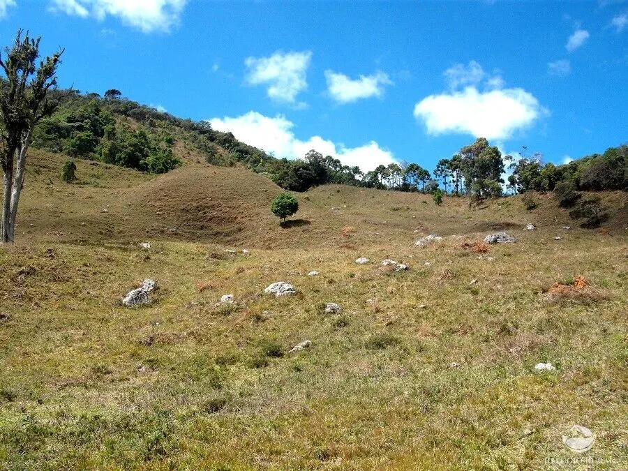 Sítio à venda de 25 ha em Aiuruoca, MG, Brasil