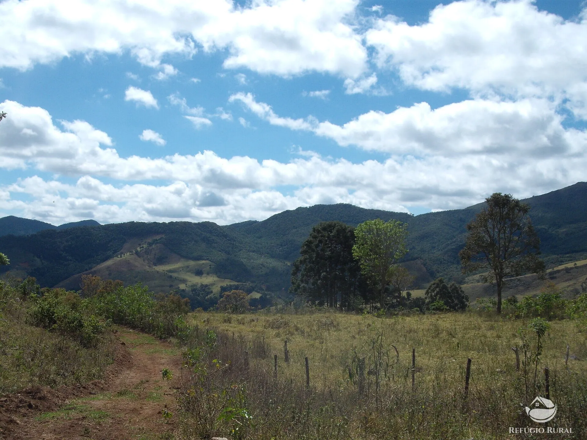 Sítio à venda de 25 ha em Aiuruoca, MG, Brasil