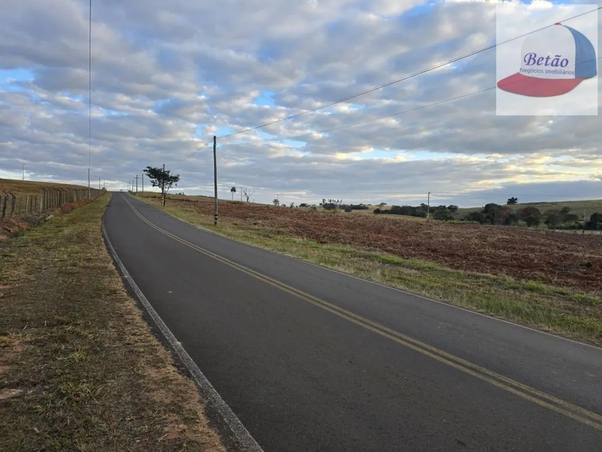 Small farm for sale of 12 acres in Vargem Grande do Sul, SP, Brazil