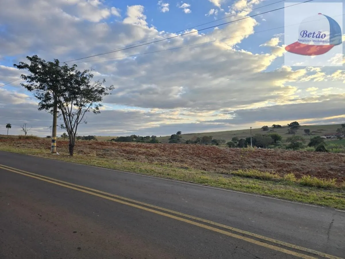 Small farm for sale of 12 acres in Vargem Grande do Sul, SP, Brazil