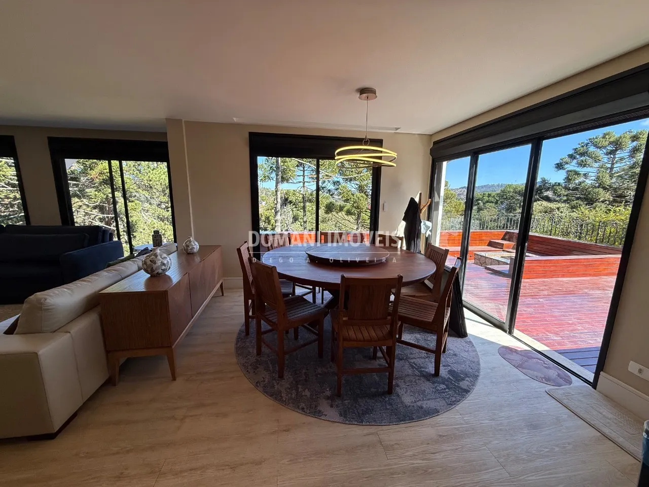 Casa para Alugar de 650 m² em Campos do Jordão, SP, Brasil