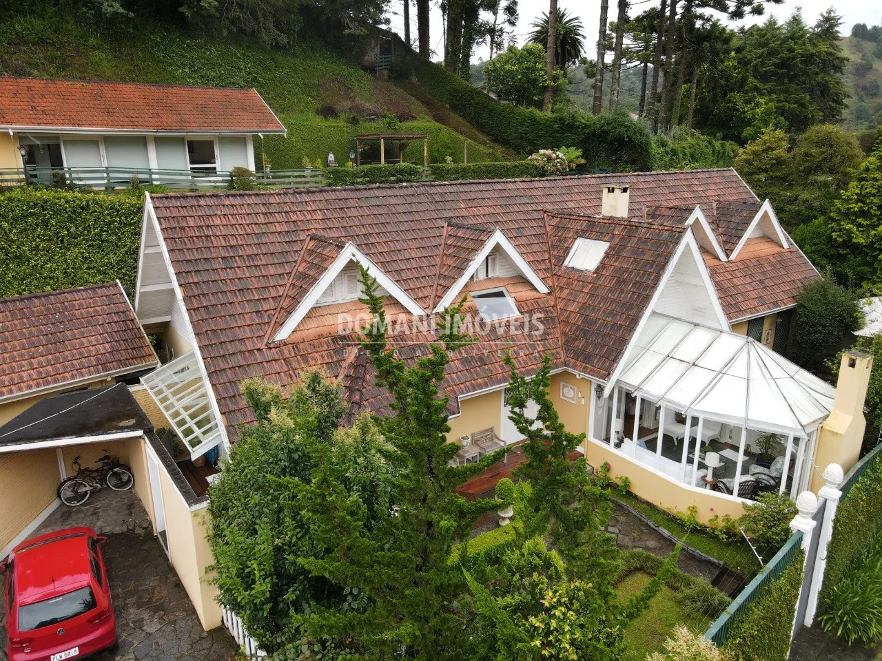 Casa à venda de 1.750 m² em Campos do Jordão, SP, Brasil