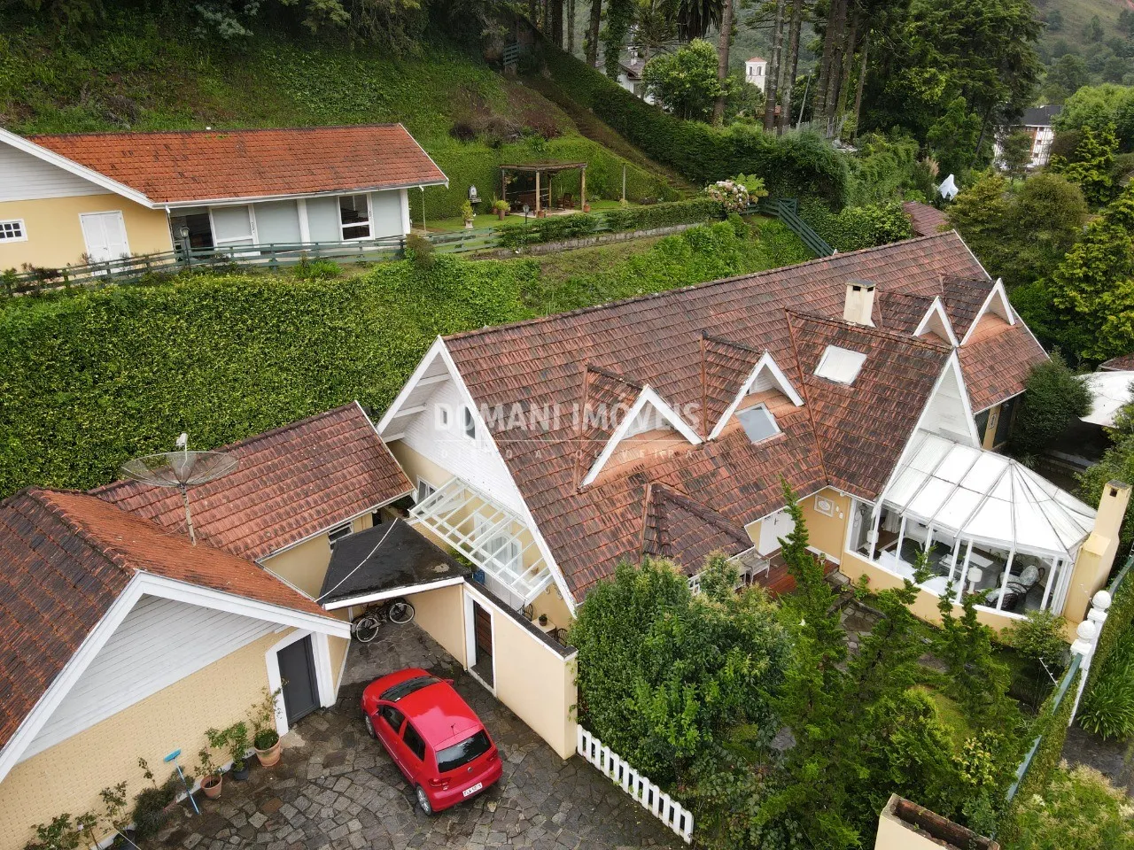 Casa à venda de 1.750 m² em Campos do Jordão, SP, Brasil
