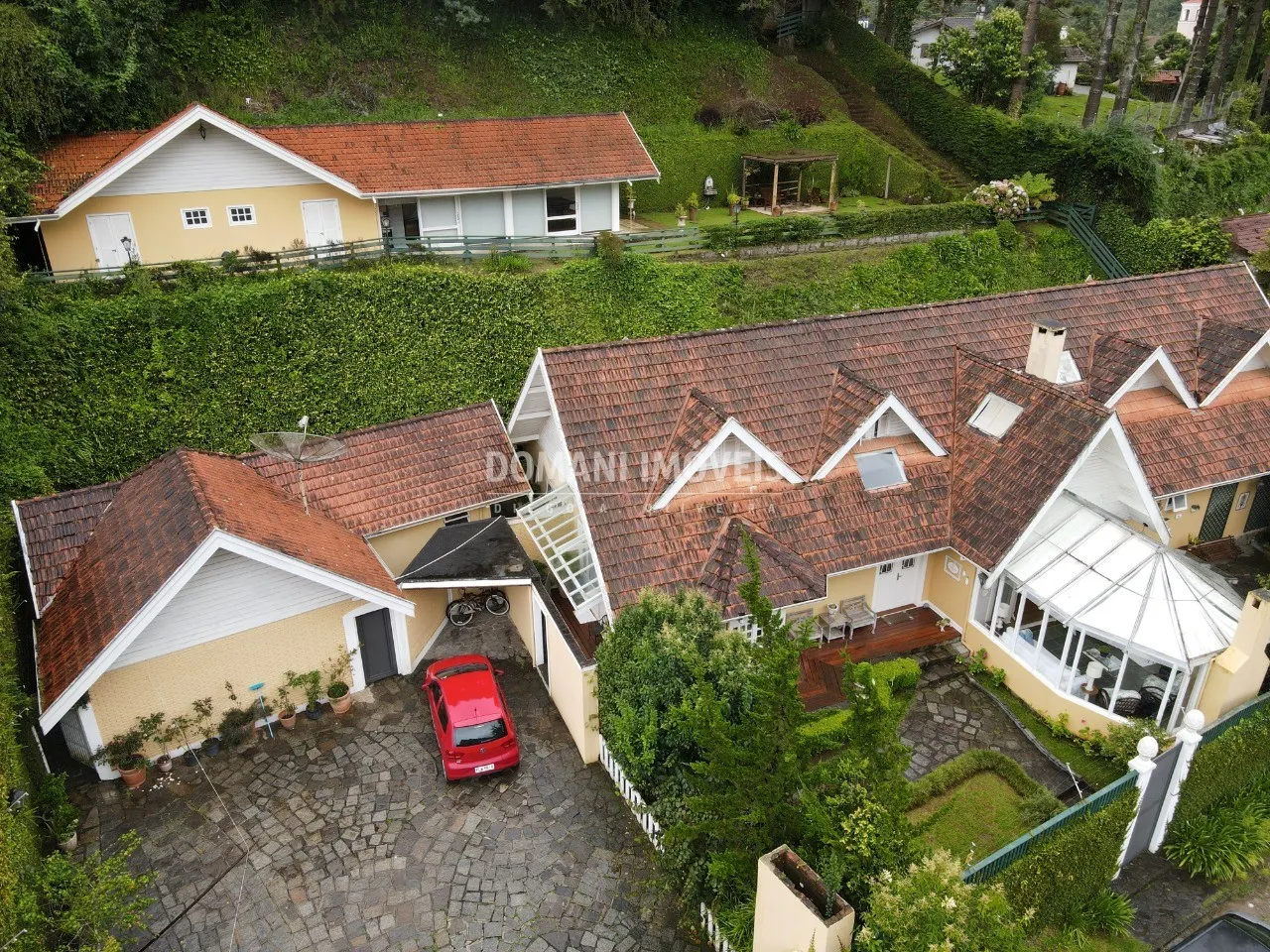 Casa à venda de 1.750 m² em Campos do Jordão, SP, Brasil