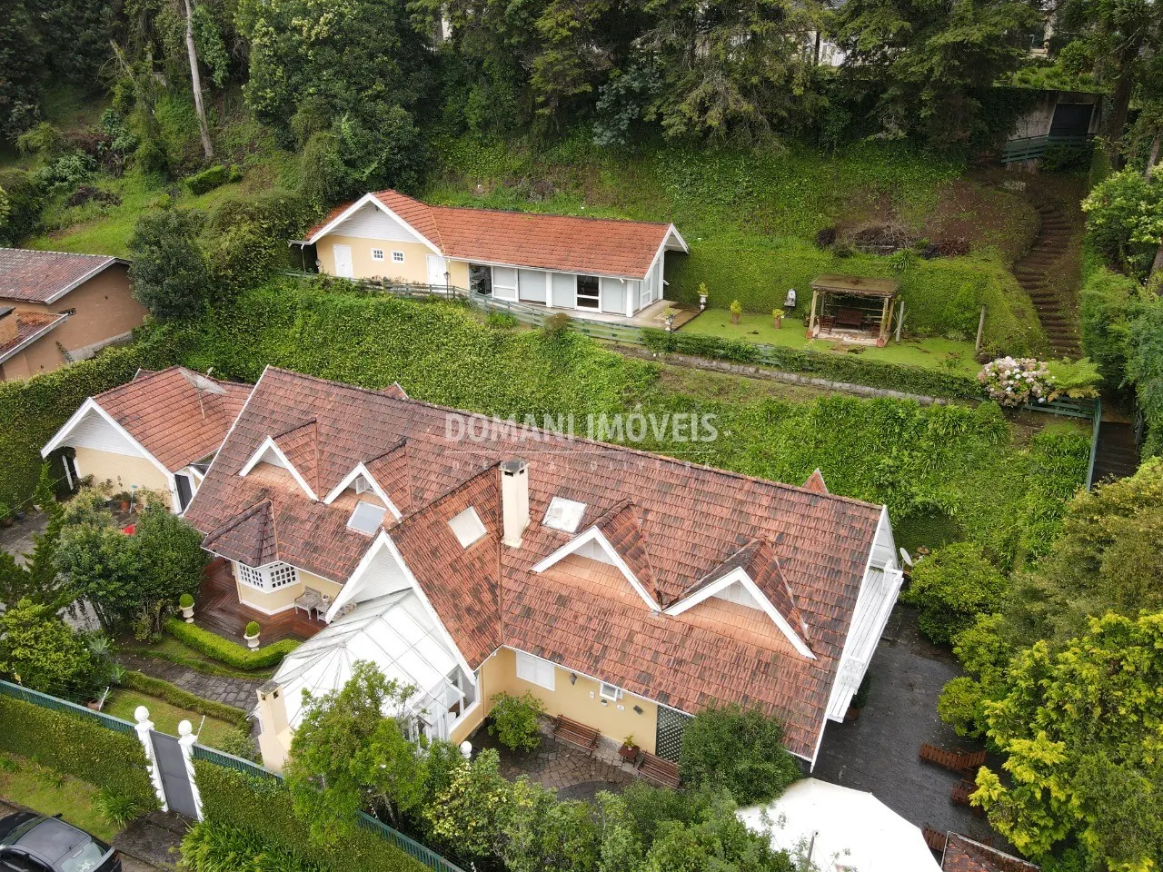 Casa à venda de 1.750 m² em Campos do Jordão, SP, Brasil